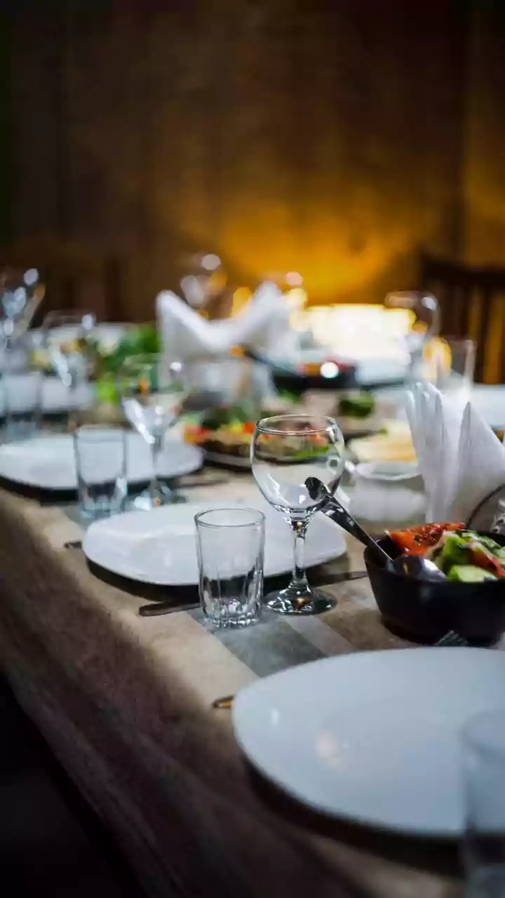 Graceful Food Refusals: Navigating Social Gatherings with Ease