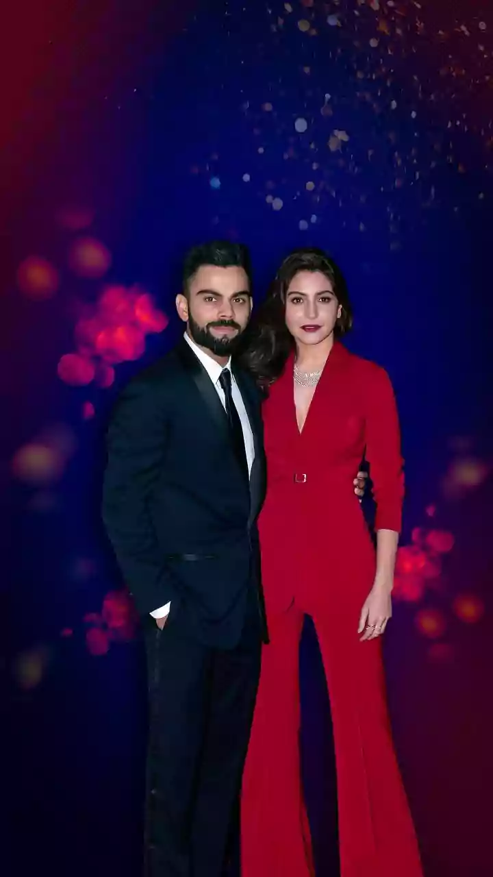 VIDEO: Virat Kohli & Anushka Sharma Seek Blessings From Premanand Maharaj In Vrindavan