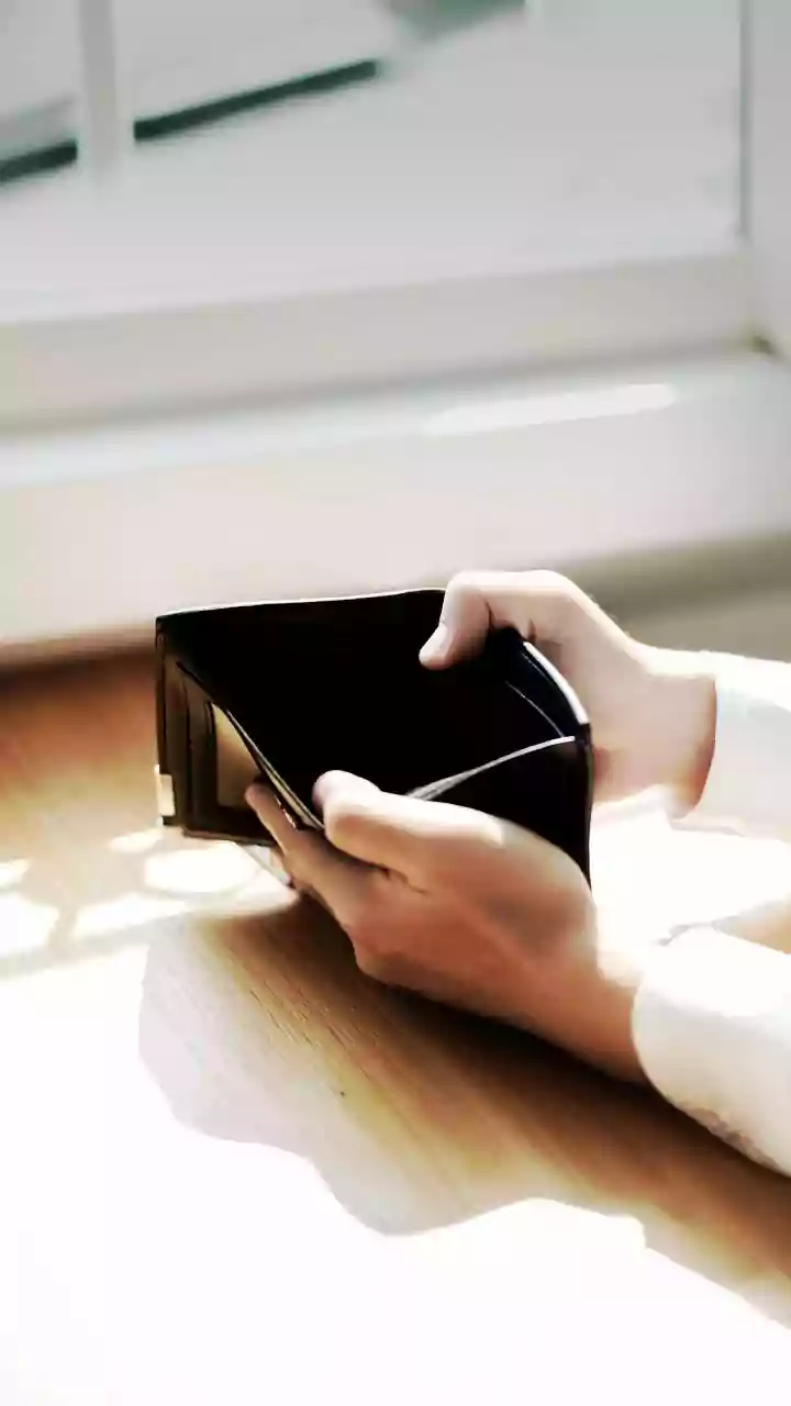 Financial services company's employee robbed of 30,000 Canadian dollars, accused arrested