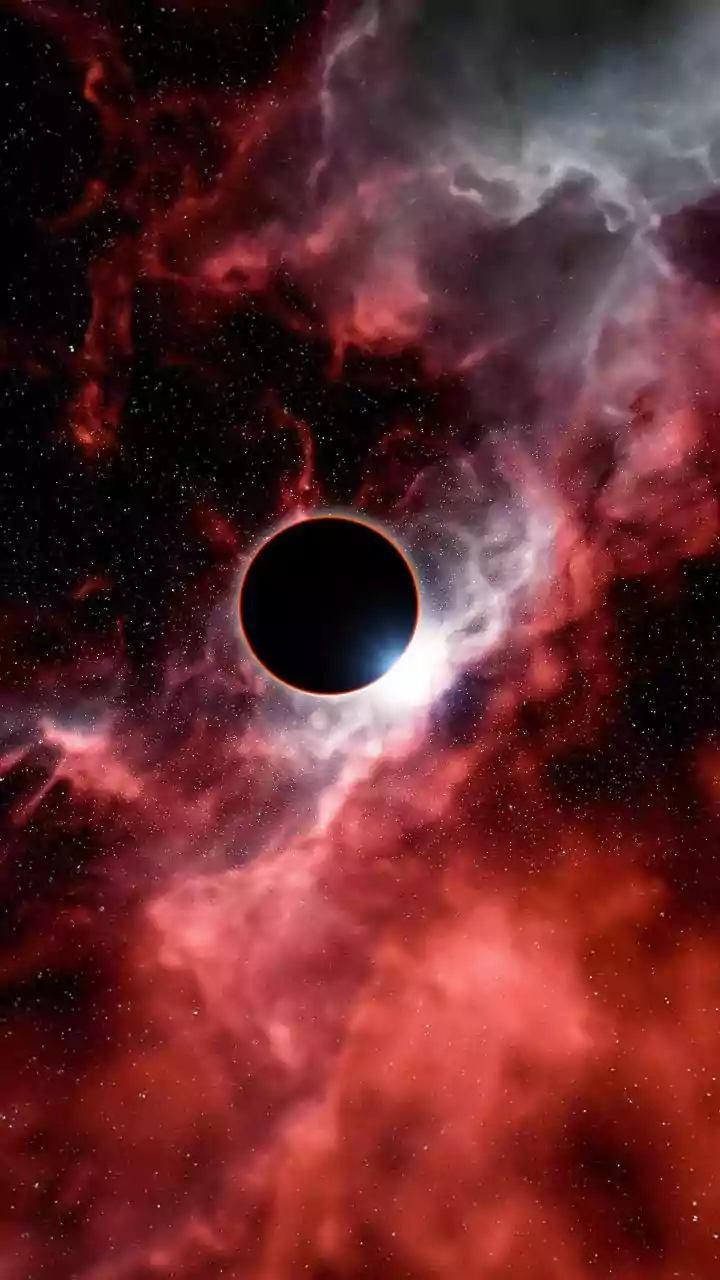 The New Solar System Edge Model Explores The Role Of Dark Matter In Solar Boundaries
