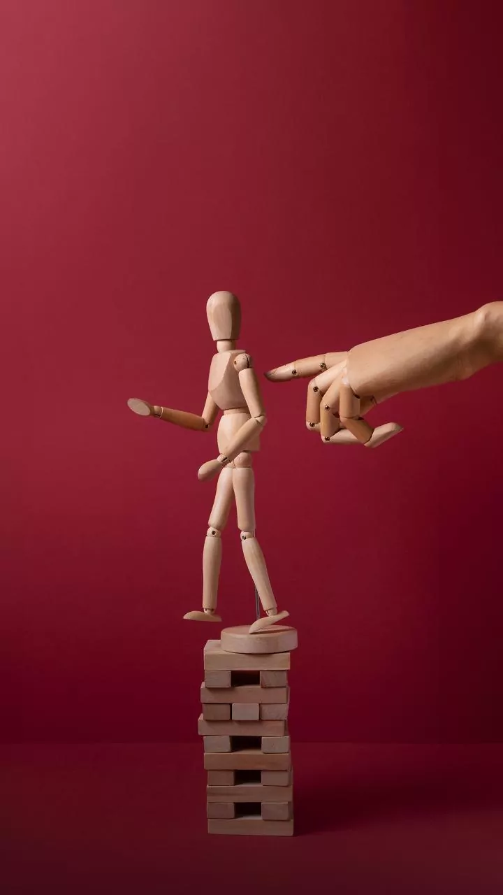 Inveja no trabalho: alavanca para o desempenho ou armadilha para a saúde mental?