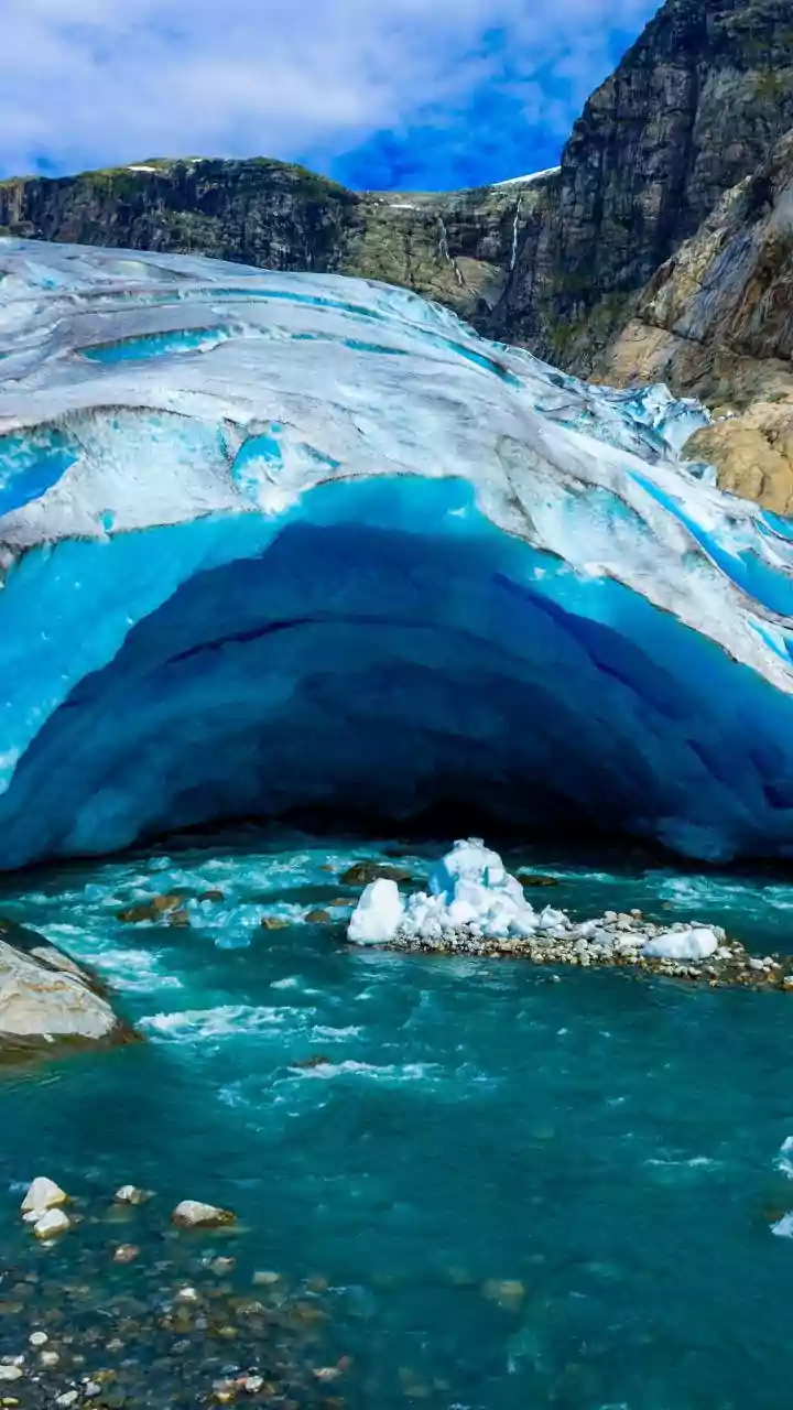 Himalayan Glacier Melt Accelerates, Raising Flood Risks in South Asia
