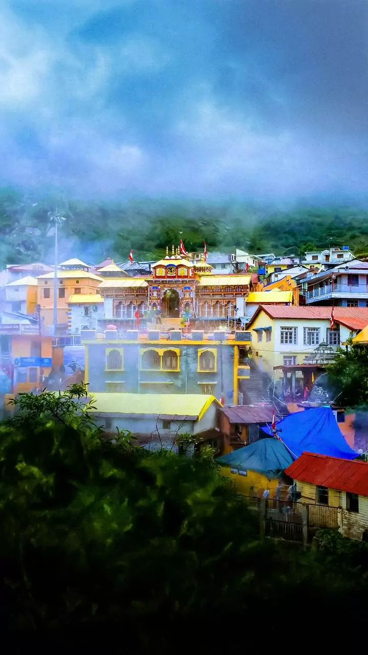 Uttarakhand CM cancels visit to attend function in UP's Gonda due to bad weather