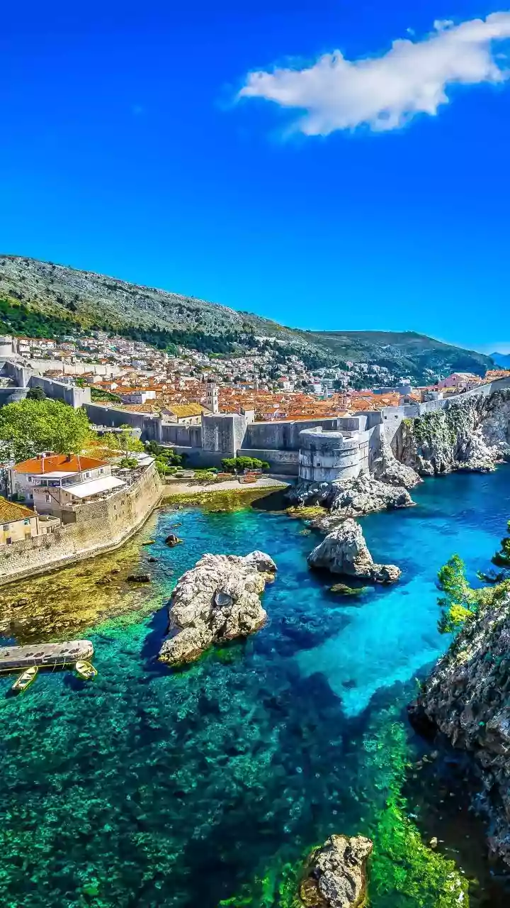 Discover the magical blue caves of Croatia