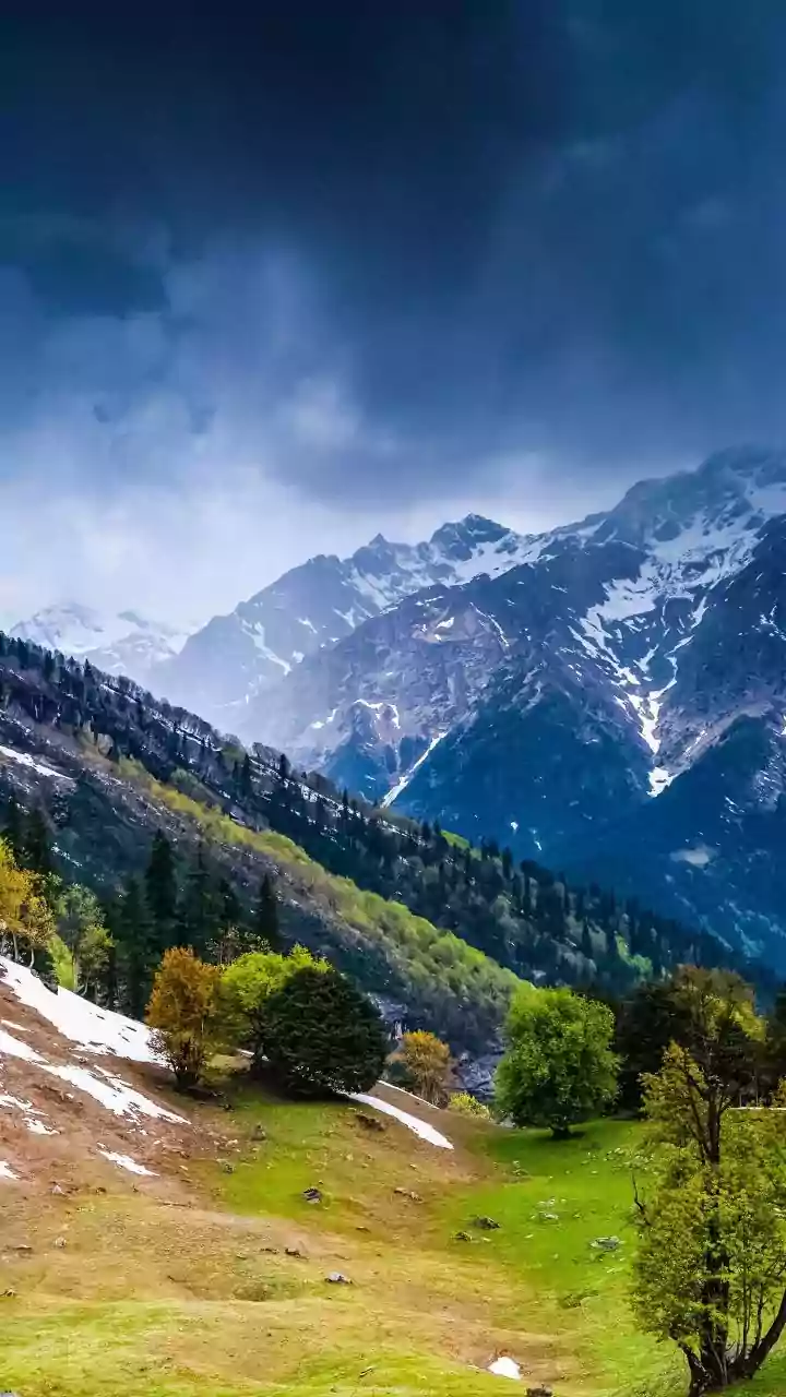 Deo Tibba's Dome-Shaped Peak Anchors a Dramatic Himachal Trek