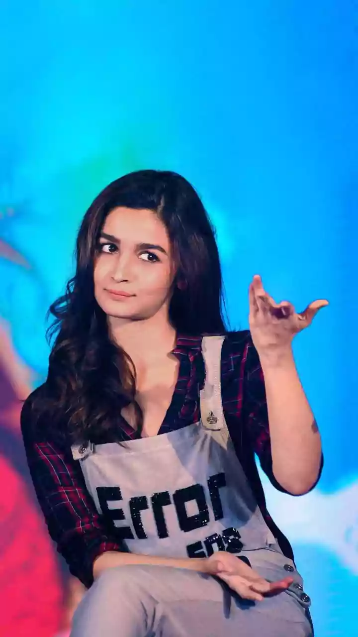 Alia Bhatt gives shout out to Yash's Toxic teaser; calls it "dynamite"