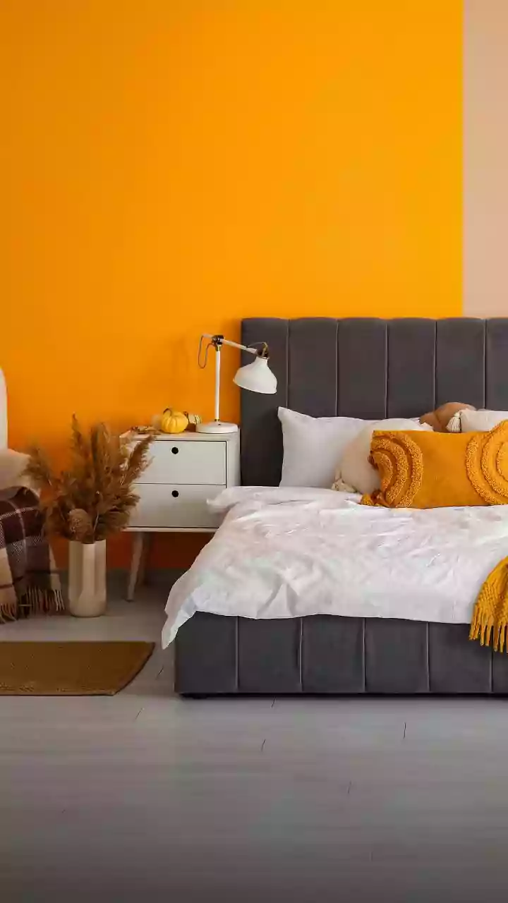 Small Bedroom Furniture Layouts: Placing The Bed For Better Circulation