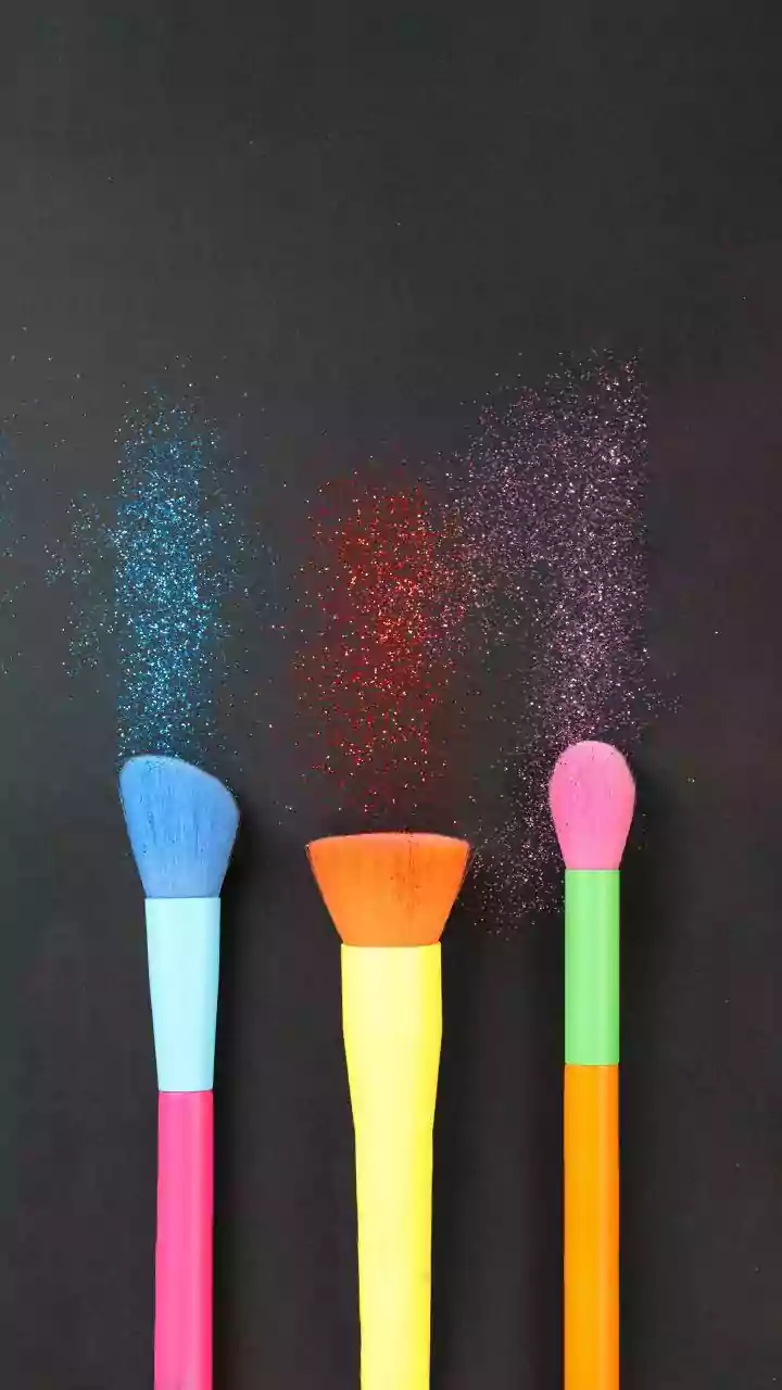 The Dazzling 'Divorce Dust' Trend: Why Women Are Sparkle-Bombing Dates