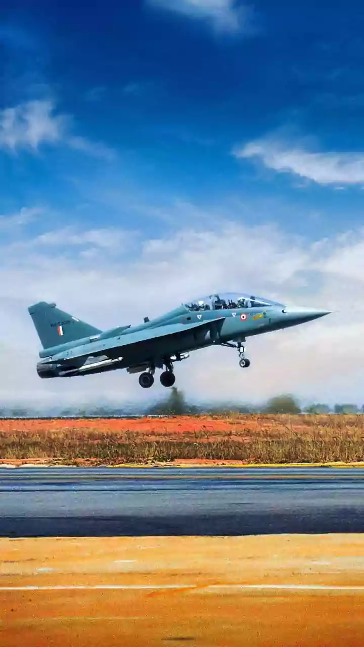 FWDA unveils Supreme Lite AI-piloted fighter flight demonstrator in India