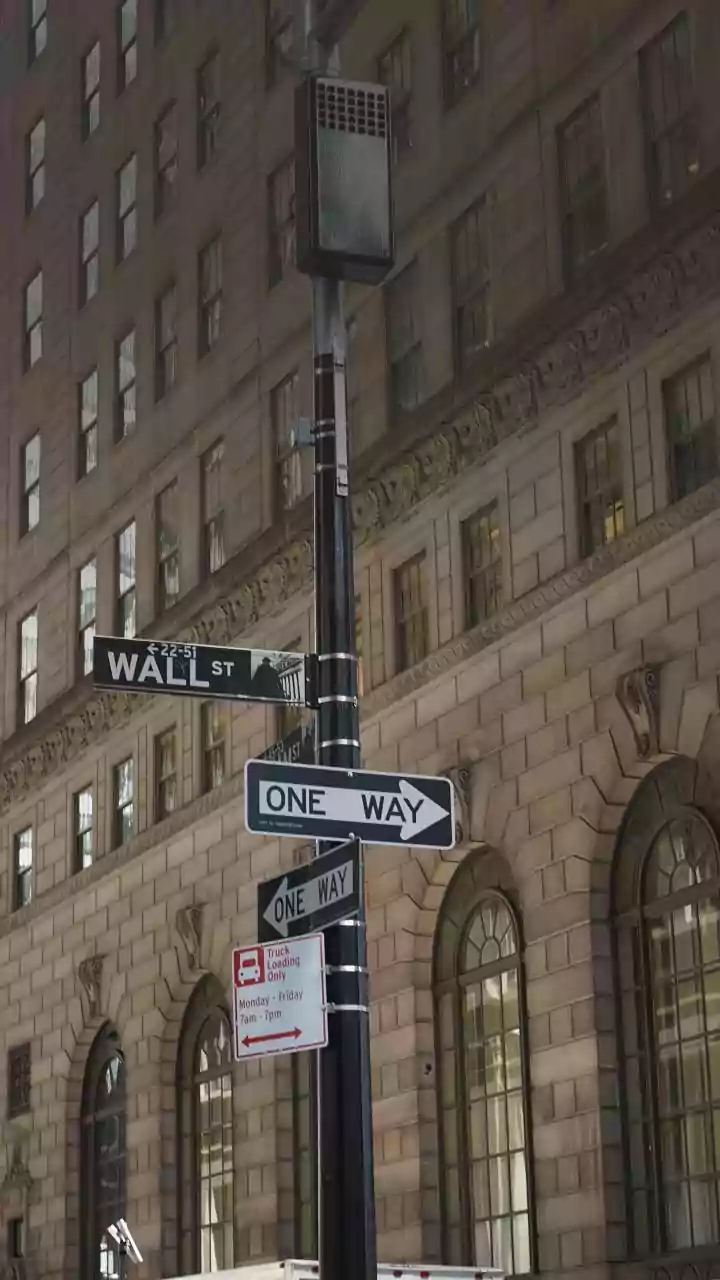 Oil Prices Increase, Yet Wall Street Continues to Set Records