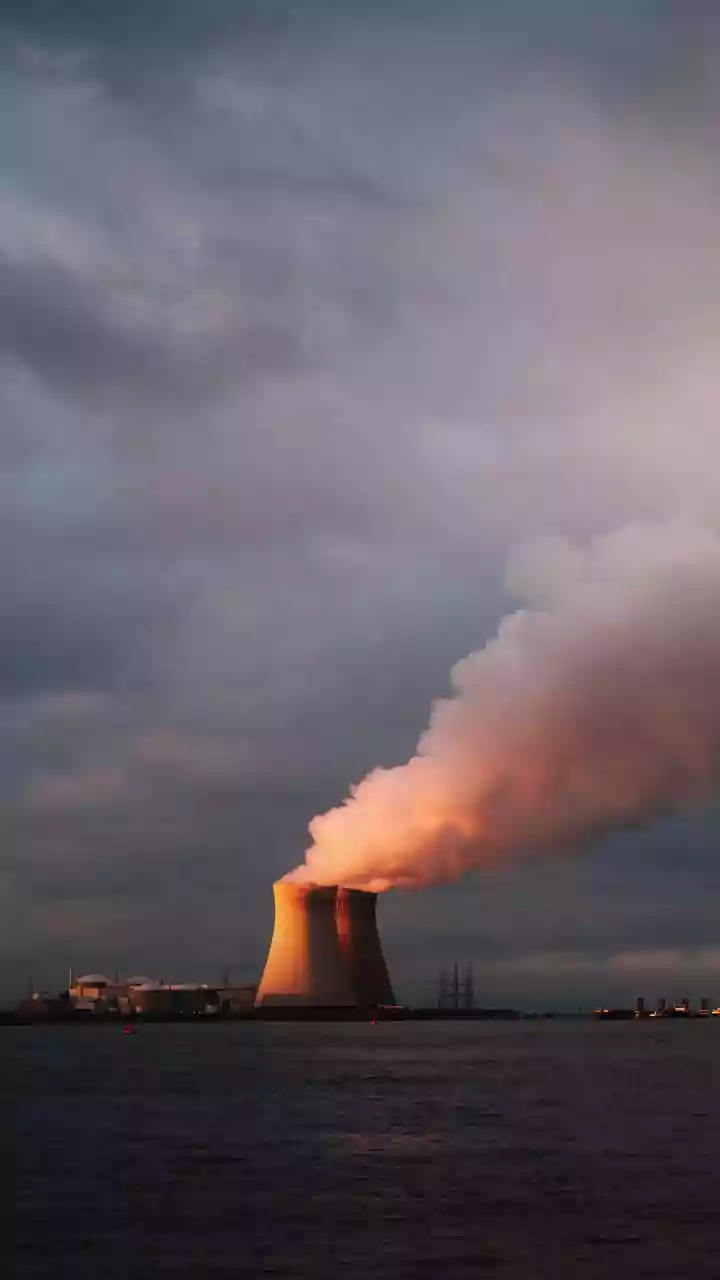 Pakistan, India exchange lists of nuclear installations, prisoners