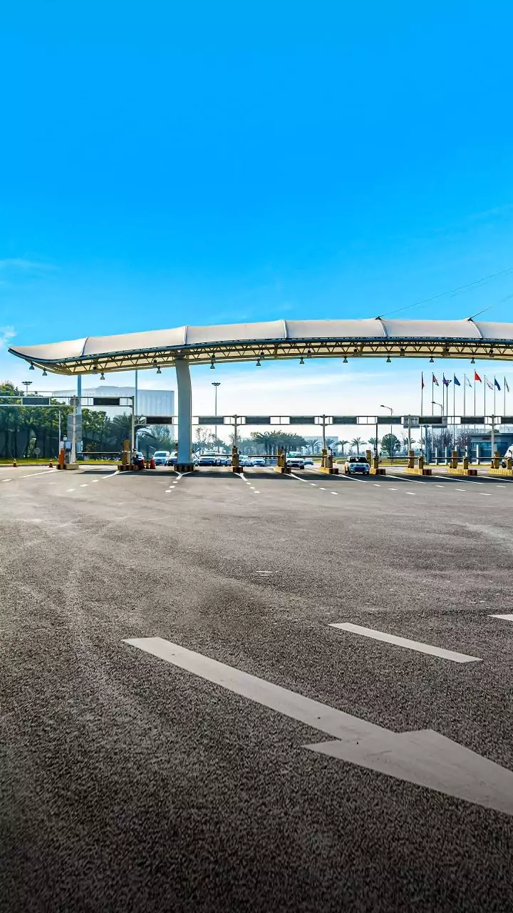 Congress workers oppose toll collection at Pantheerankavu in Kozhikode