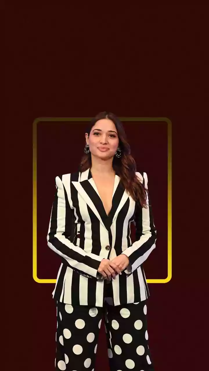 Tamannaah Bhatia's Thummak Thummak Navy-Blue Lehenga Choli Reminds Fans Of Samantha Ruth Prabhu's Oo Antava Look