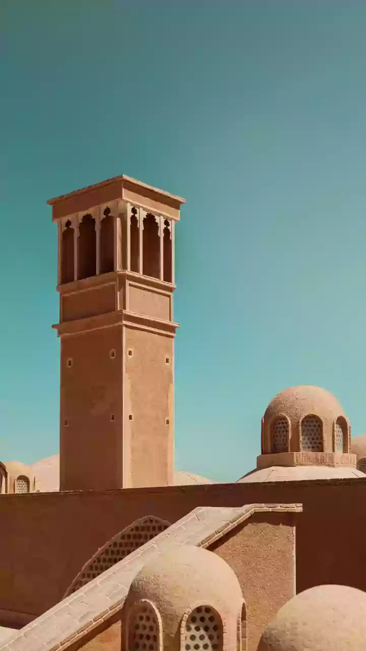 Large explosions rattle Tehran with aistrikes damaging several districts