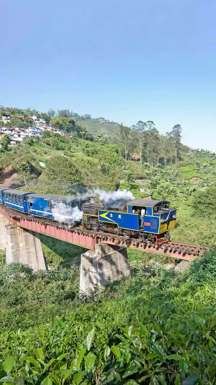 5 Majestic Mountain Train Journeys in India