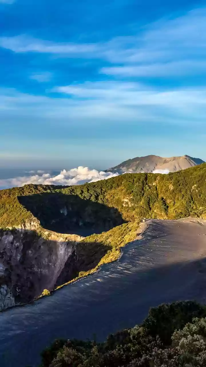 Mount Anak Krakatau Brings Volcanic Ash Affecting Flights Into Focus