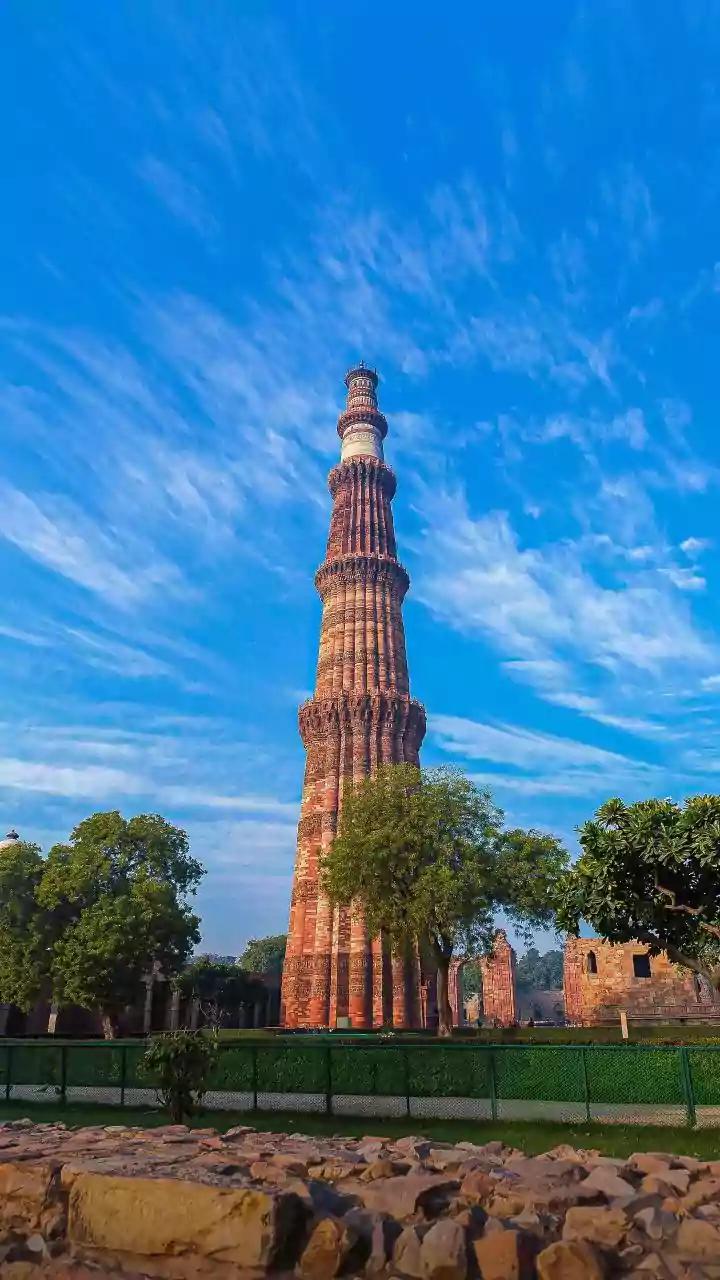 Delhi reimposes GRAP-3 curbs as air quality turns severe, AQI crosses 400