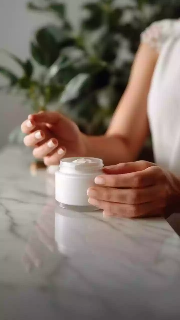 Delhi's Hazy Season And Skin Comfort: Why Moisturising Matters In Dry Weather