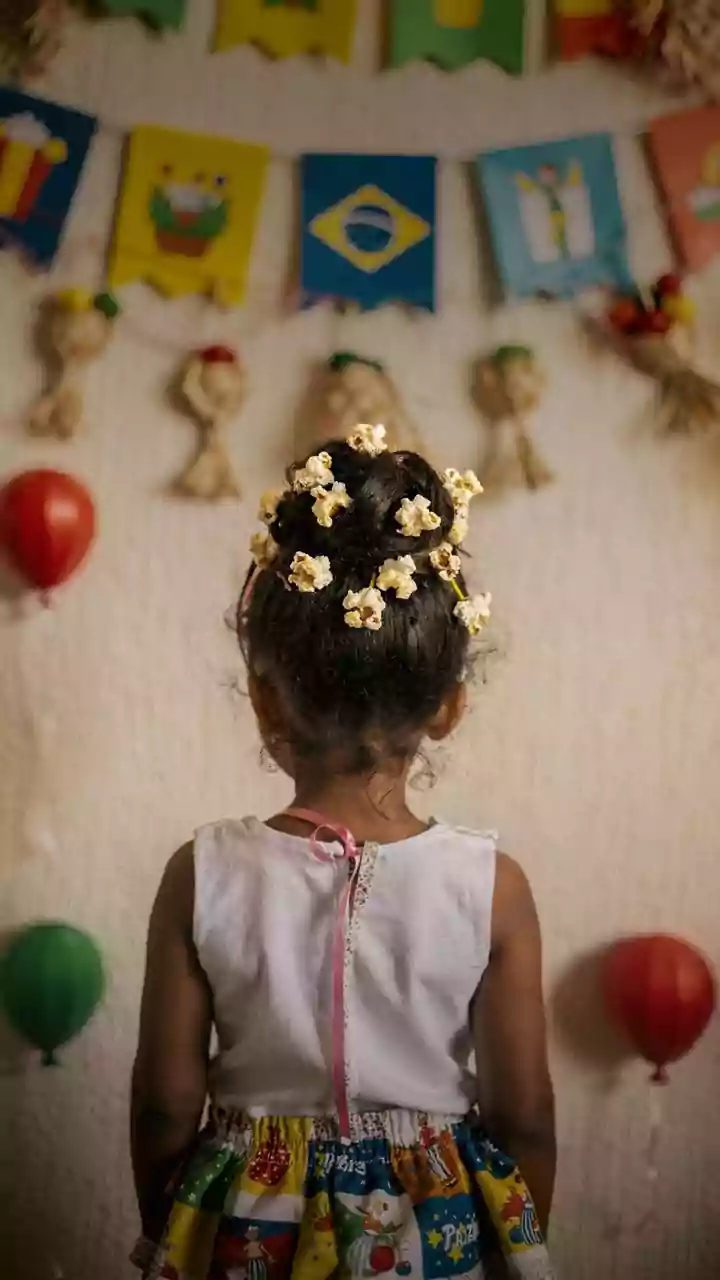 7 ideias geniais de cabelo maluco para Festa Junina escolar — de fogueira a pipoca