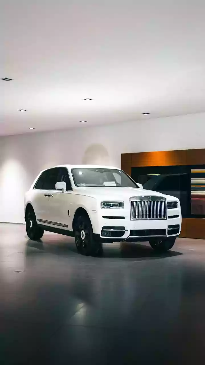 Man Shares Photos Of Swanky White Colour Rolls-Royce At IIT-Madras Campus: ‘English Toh Theek Kar Lo Pehlay’