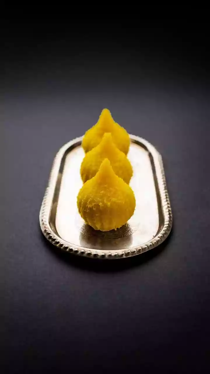 'Don't Worry Guys, I Put Ghee In It': Sachin Tendulkar Delights Fans By Making Traditional 'Ukadiche Modak' Dish At Home | Video