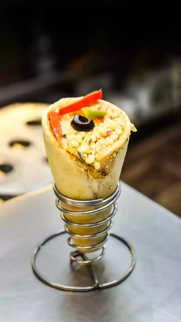 Checking Official Onboard Vendors Worth a Closer Look After Indian Railways' Food-Service Enforcement