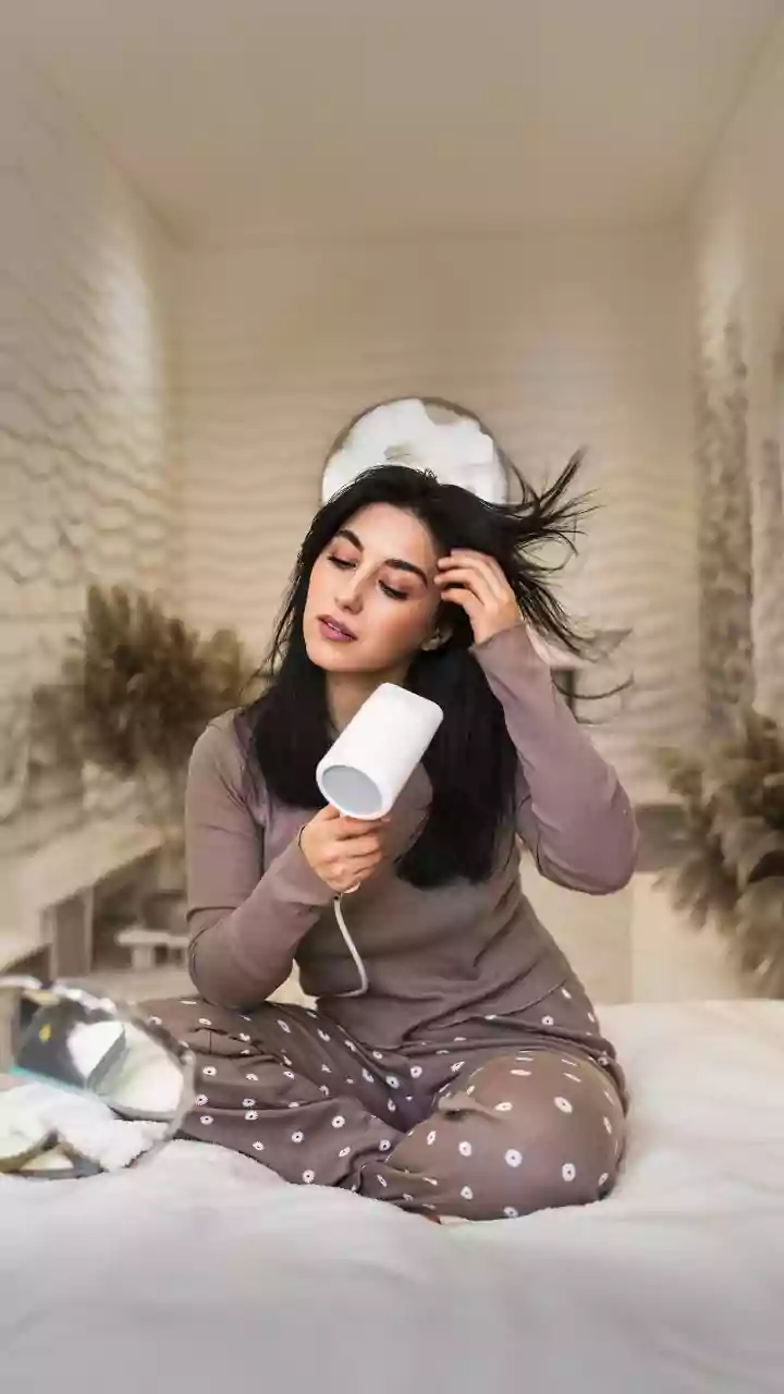 Simple Changes In Your Hair Routine to Stop Dryness, Dandruff And Thinning