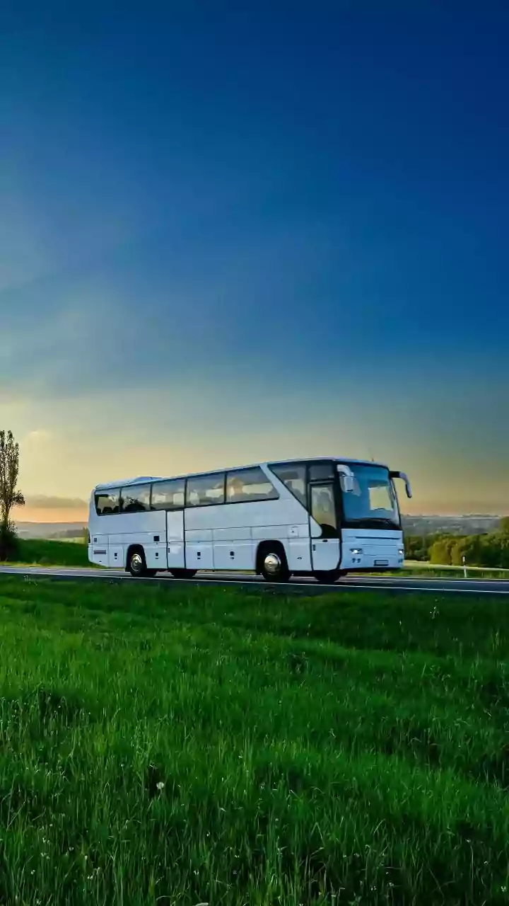 4 killed, 21 injured as bus, tanker collide in UP's Hathras