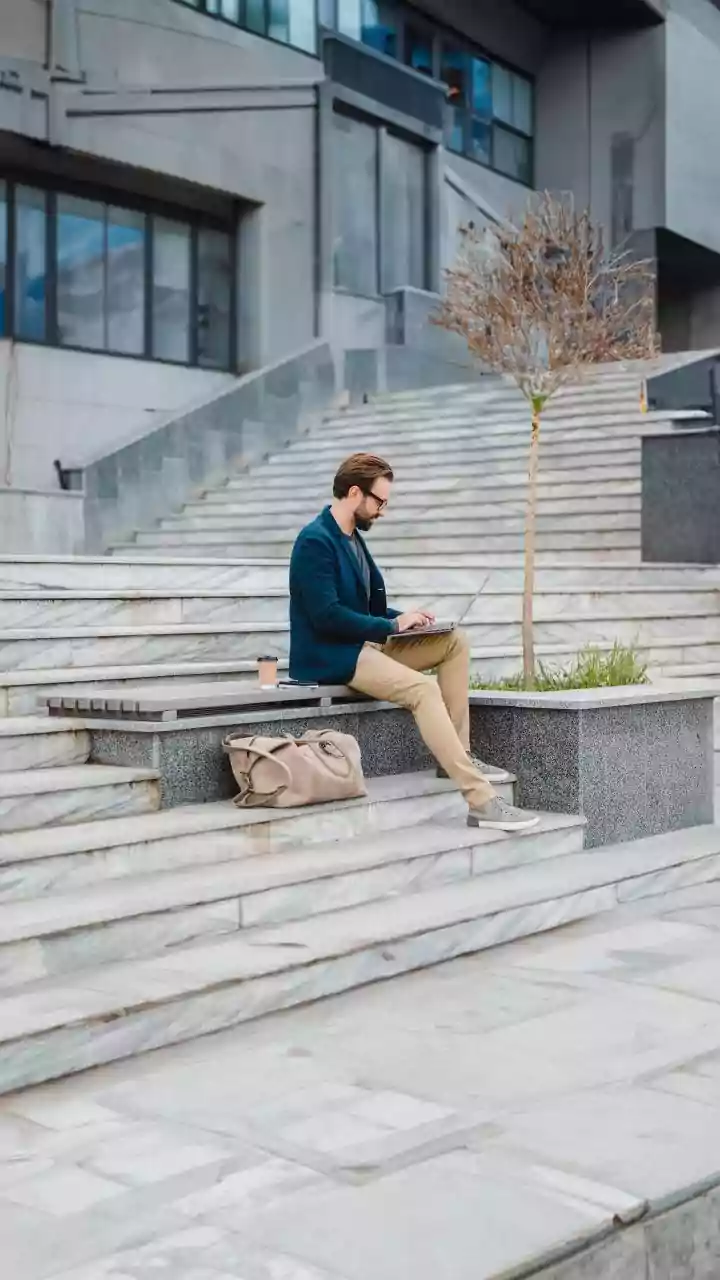 How Localised AI Browser Extensions Mask Identifying Data For Remote Workers On Public Wi-Fi
