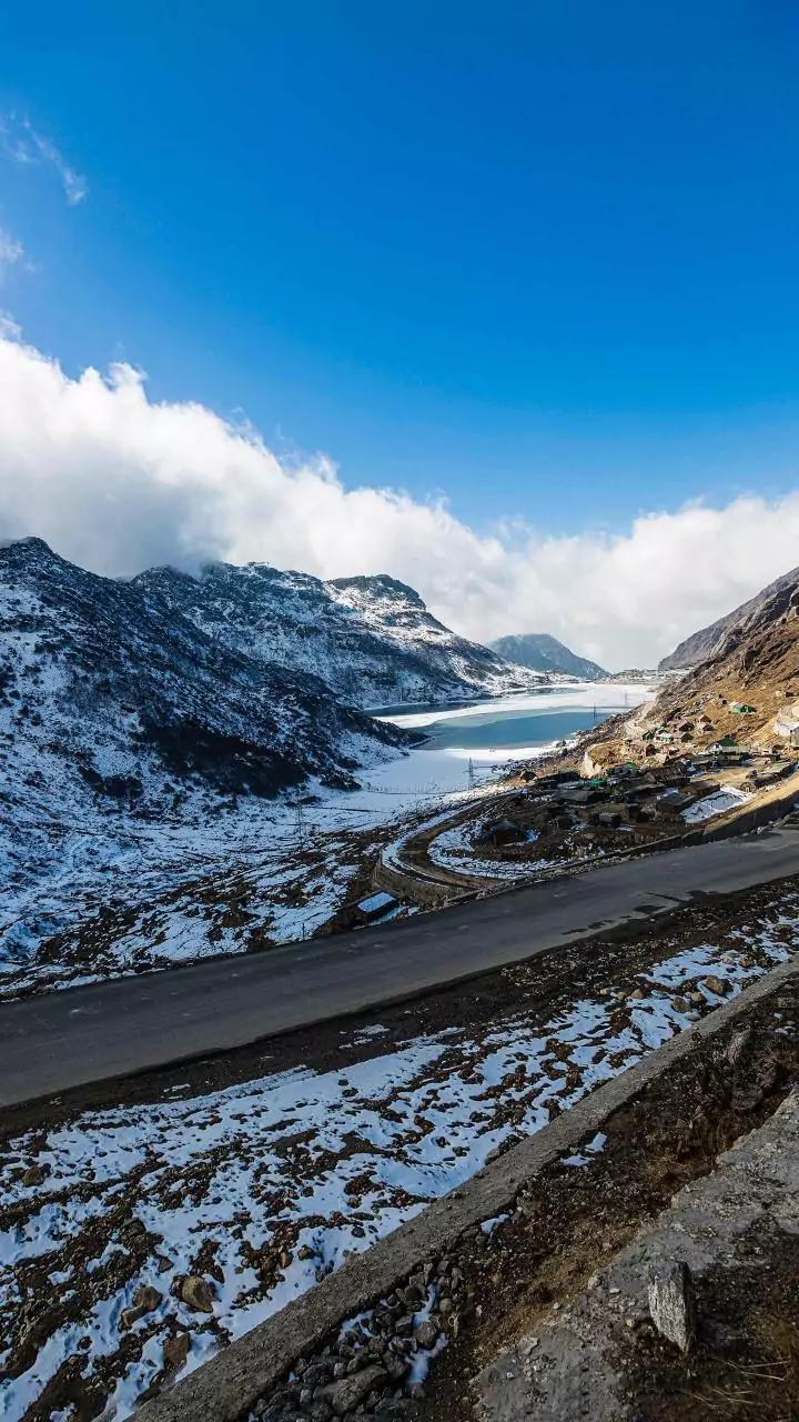 Kashmir Valley set for rain, snow as winter tightens its grip