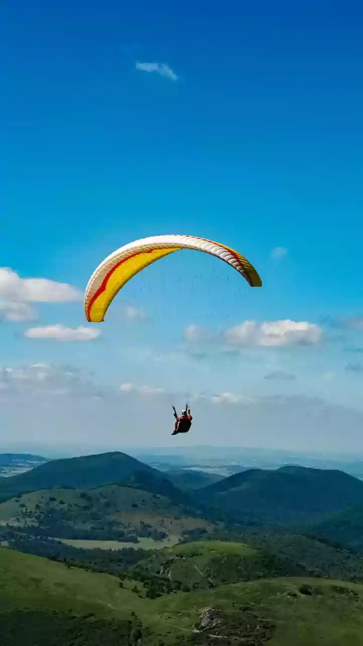 Fearless at 73: 'Adventure Dadi' Soars in Himachal's Viral Paragliding Video