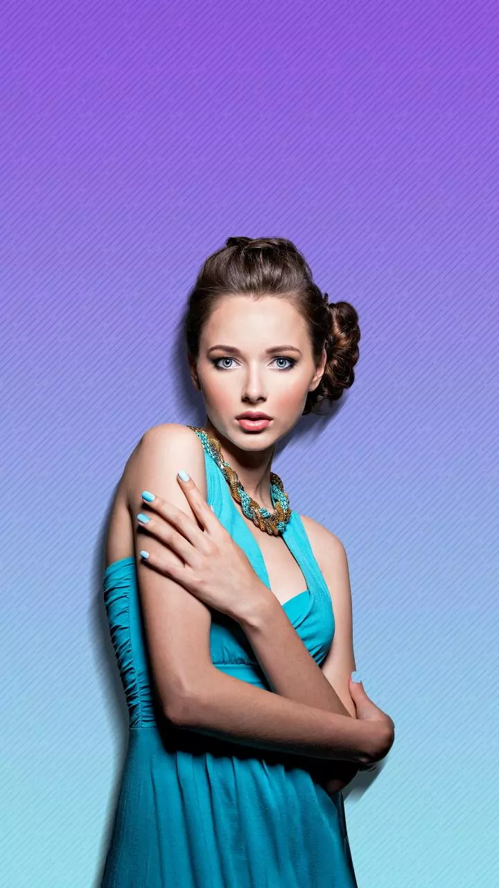 For that classy winter look, go for these half-up twists