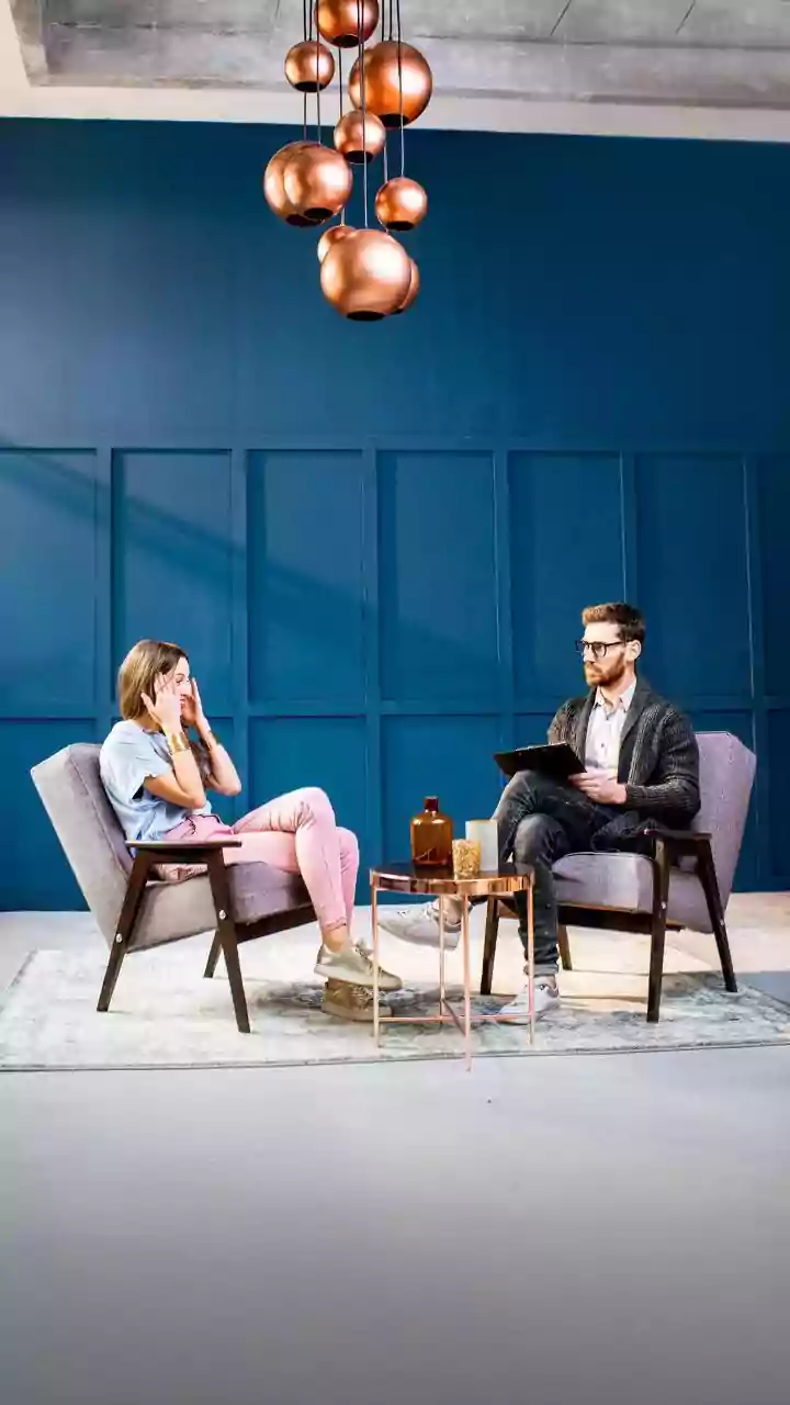 7 Essential Questions for Pre-Marriage Bliss: A Therapist's Guide