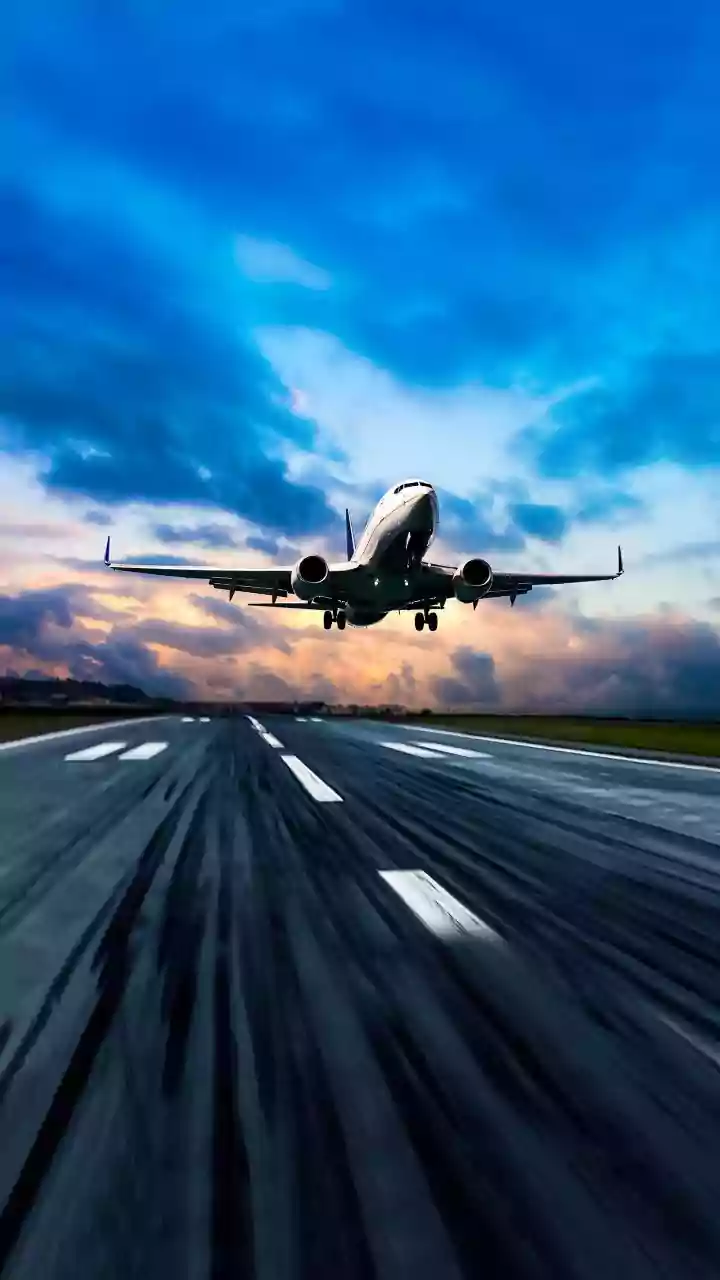 US: Plane Collides With Car While Making Emergency Landing On Florida Highway, 1 Injured; Dramatic Video Surfaces