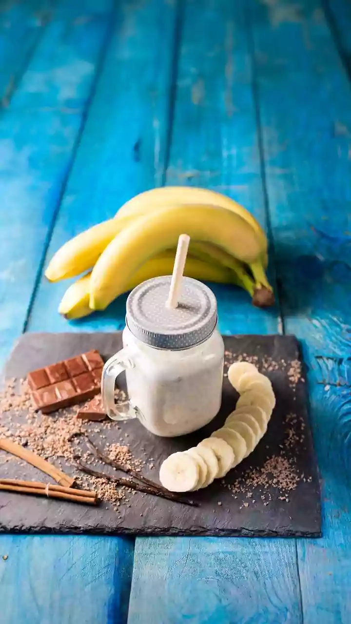 How To Stay Energised Through Long Festive Celebrations With Natural Banana-Date Smoothie Recipes
