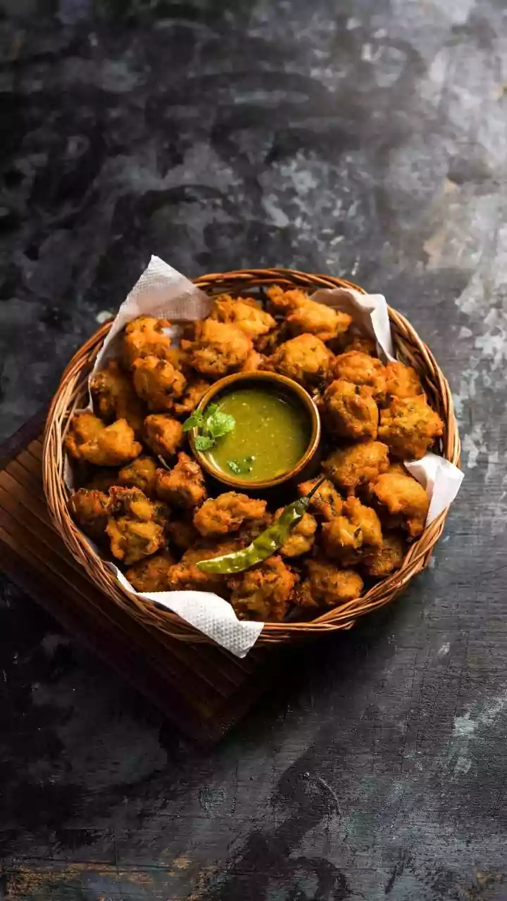 A Save-Worthy Guide to Chai and Pakora Cravings