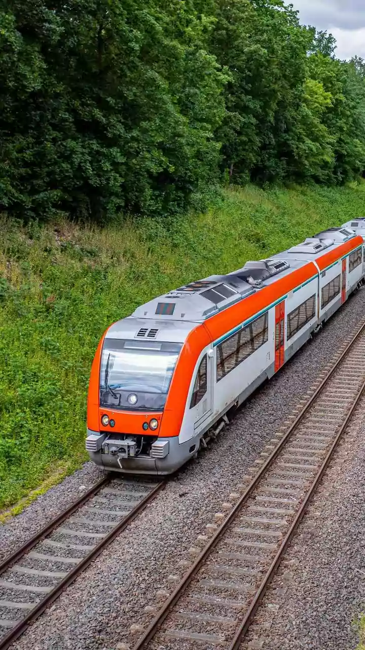Hydrogen Train Launch Window Gives Rail Fans A Green Mobility Story