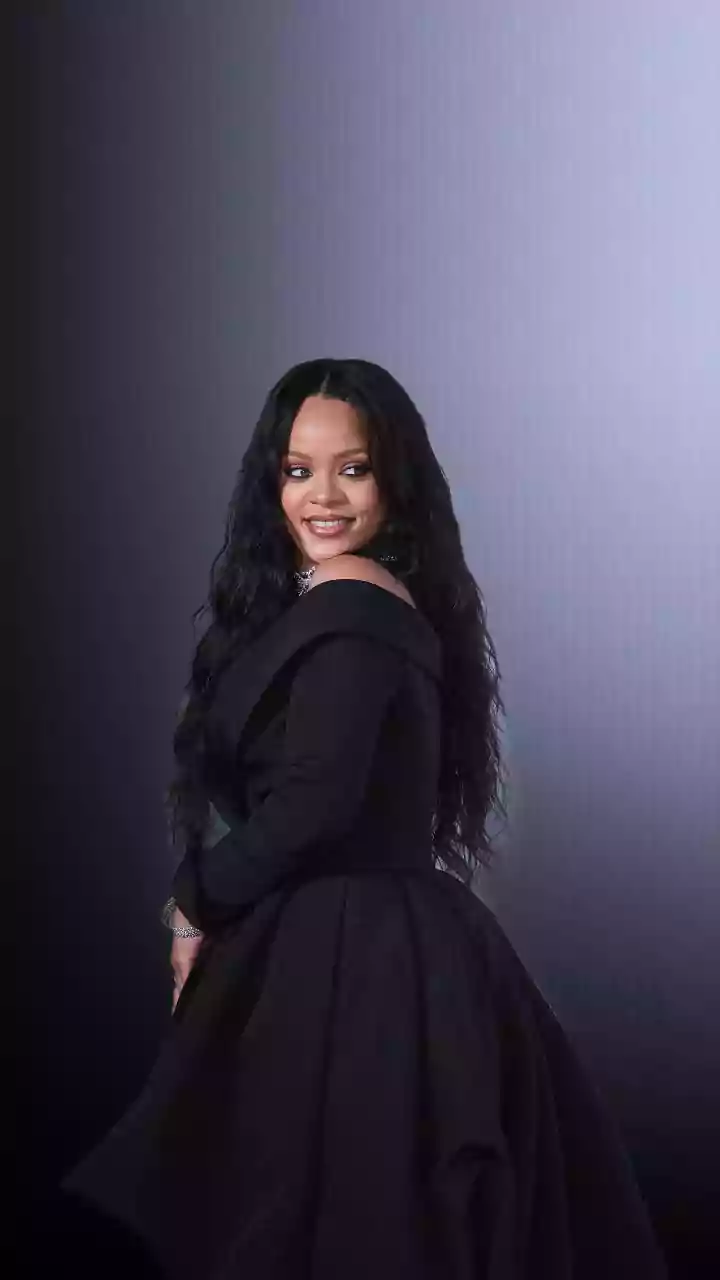 Rihanna Goofs Up Shukriya With 'Supriya' As She Struggles To Thank Fans In Hindi, Video Goes Viral