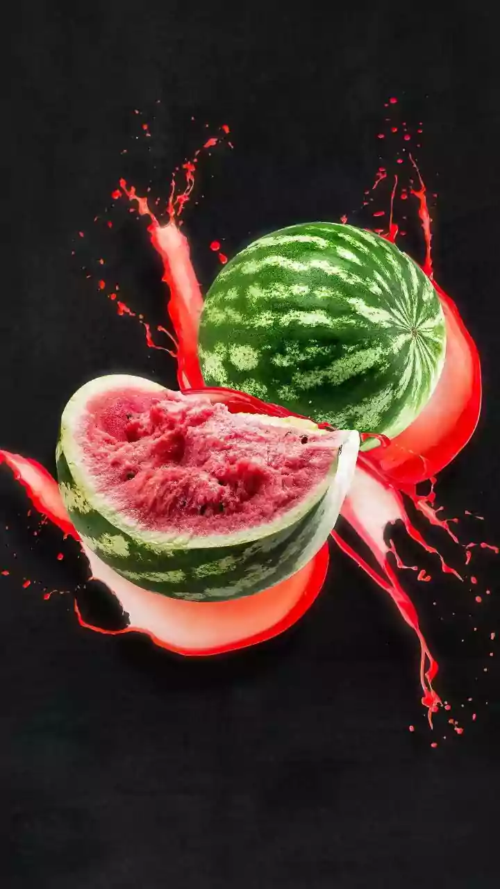 ‘Tarbooz Mein Nikala Zeher’: YouTuber Shares Video Of Foaming Watermelon, Internet Reacts