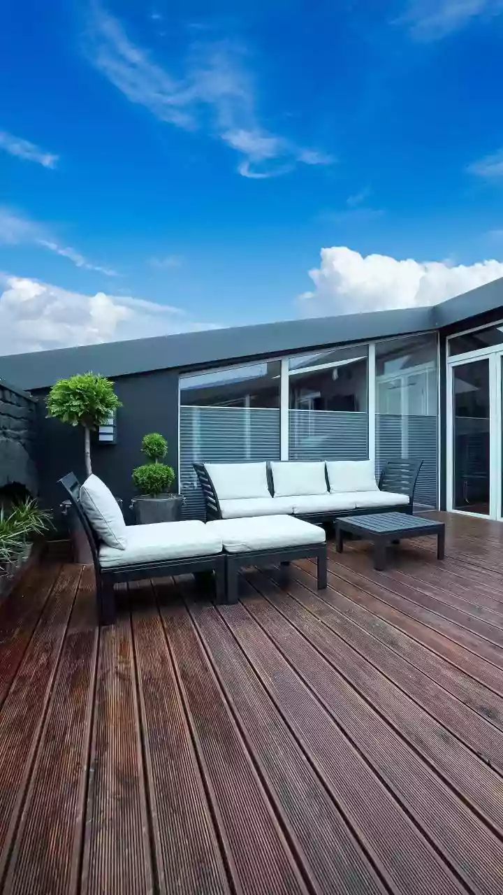 How Small Apartment Balcony Gardens Stay Healthy With Vertical Waterproofing Covers