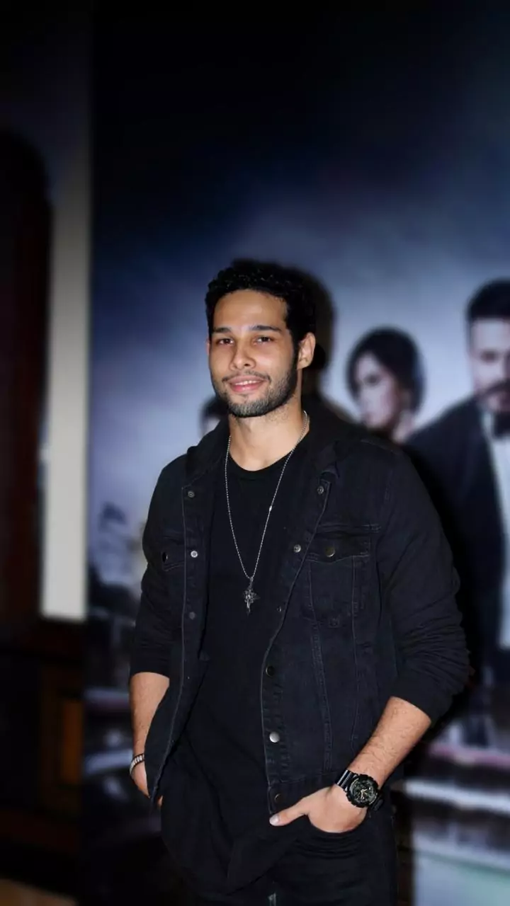 Siddhant Chaturvedi and Mrunal Thakur bring a modern love story to Mumbai in 'Do Deewane...' teaser