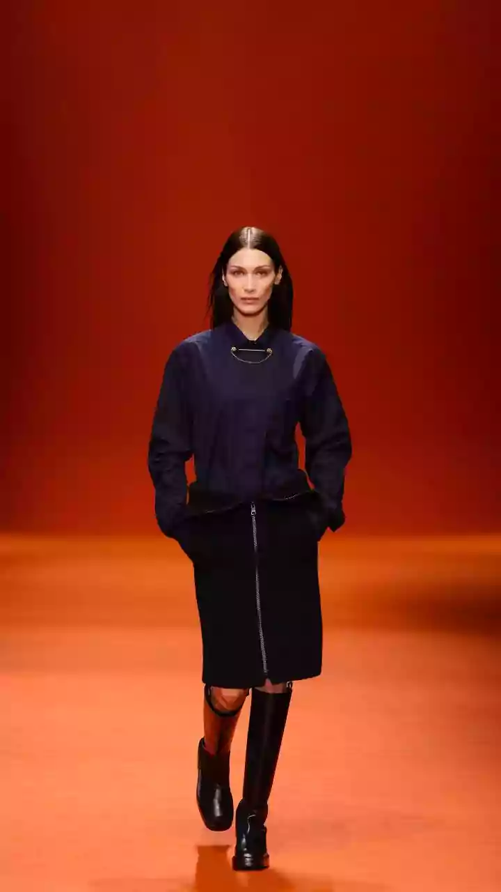 Deretan Street Style Bella Hadid yang Selalu Chic dan On Point