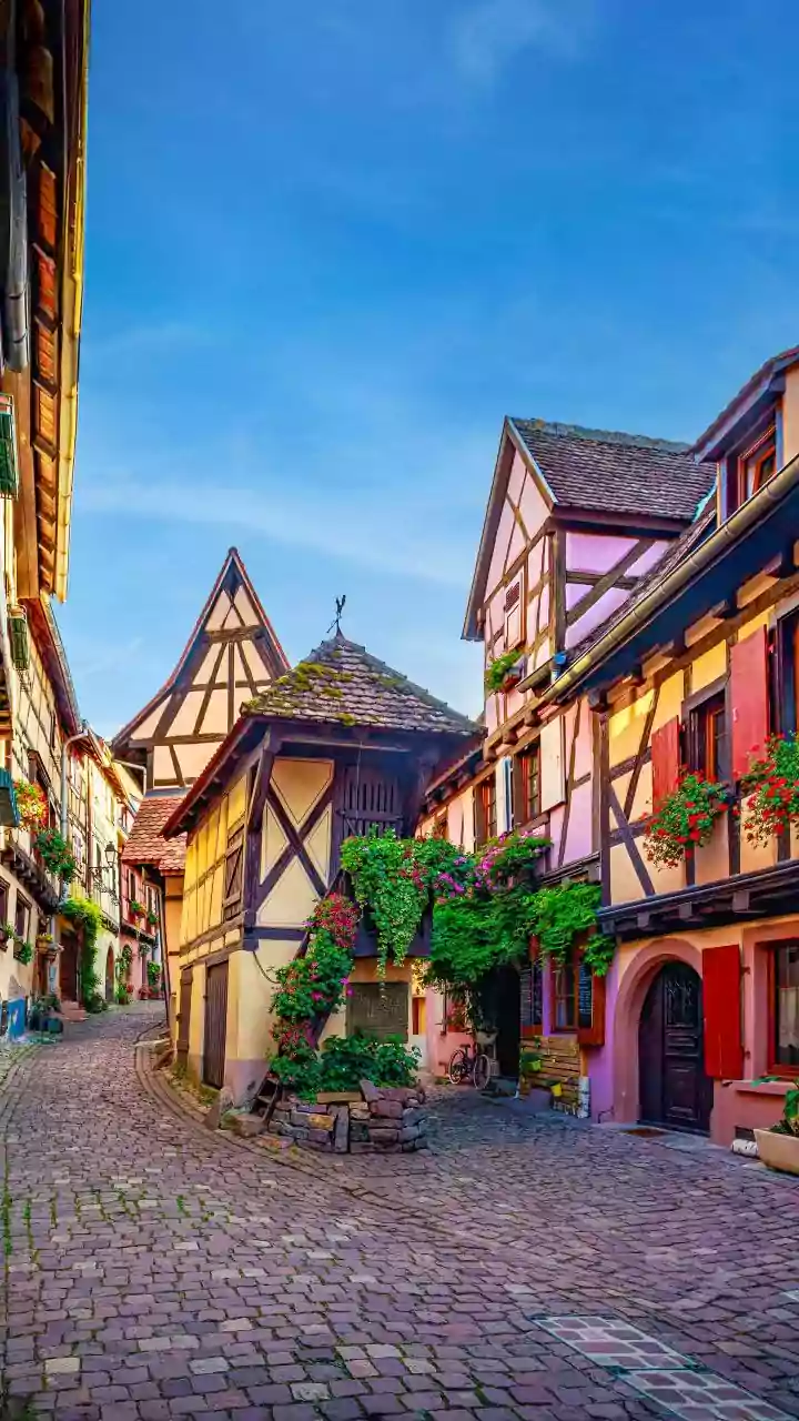 Explore Europe's picturesque straw-roofed villages