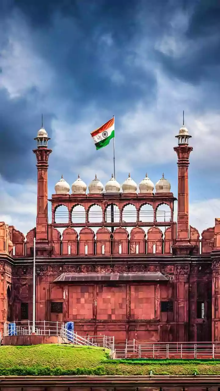 Severe Thunderstorms and Hailstorms Expected in Delhi, IMD Issues Orange Alert