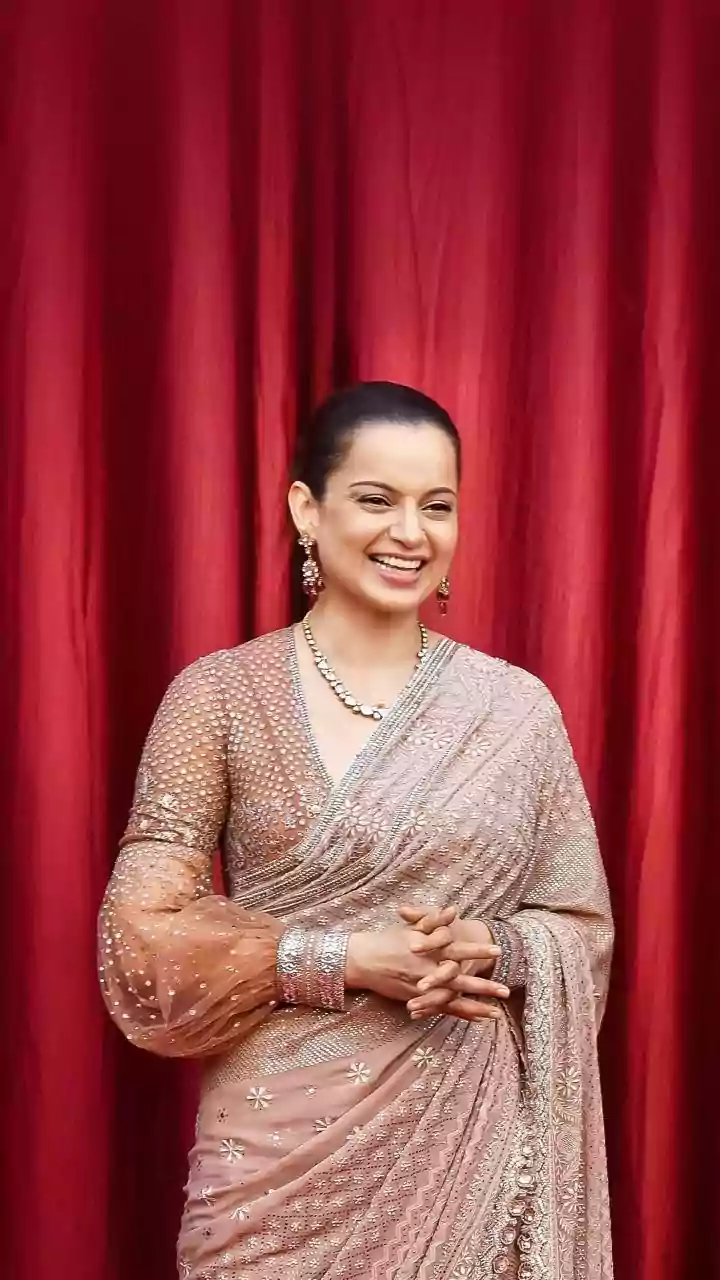 Kangana Ranaut Drinks Water From Her Old Silver Glass: Health Experts Reveals The Ayurvedic Logic Behind The Habit