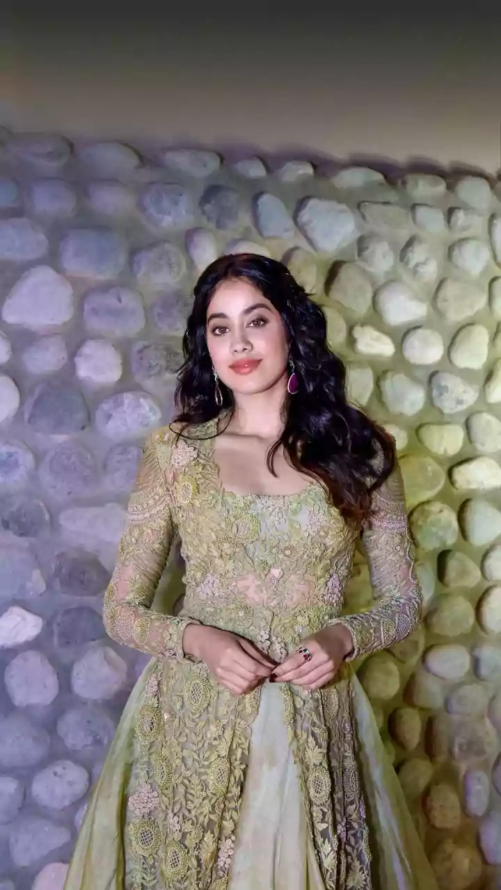 Janhvi Kapoor Doubled Her Fee, Charged Rs 8 Crore For Peddi? Find Out