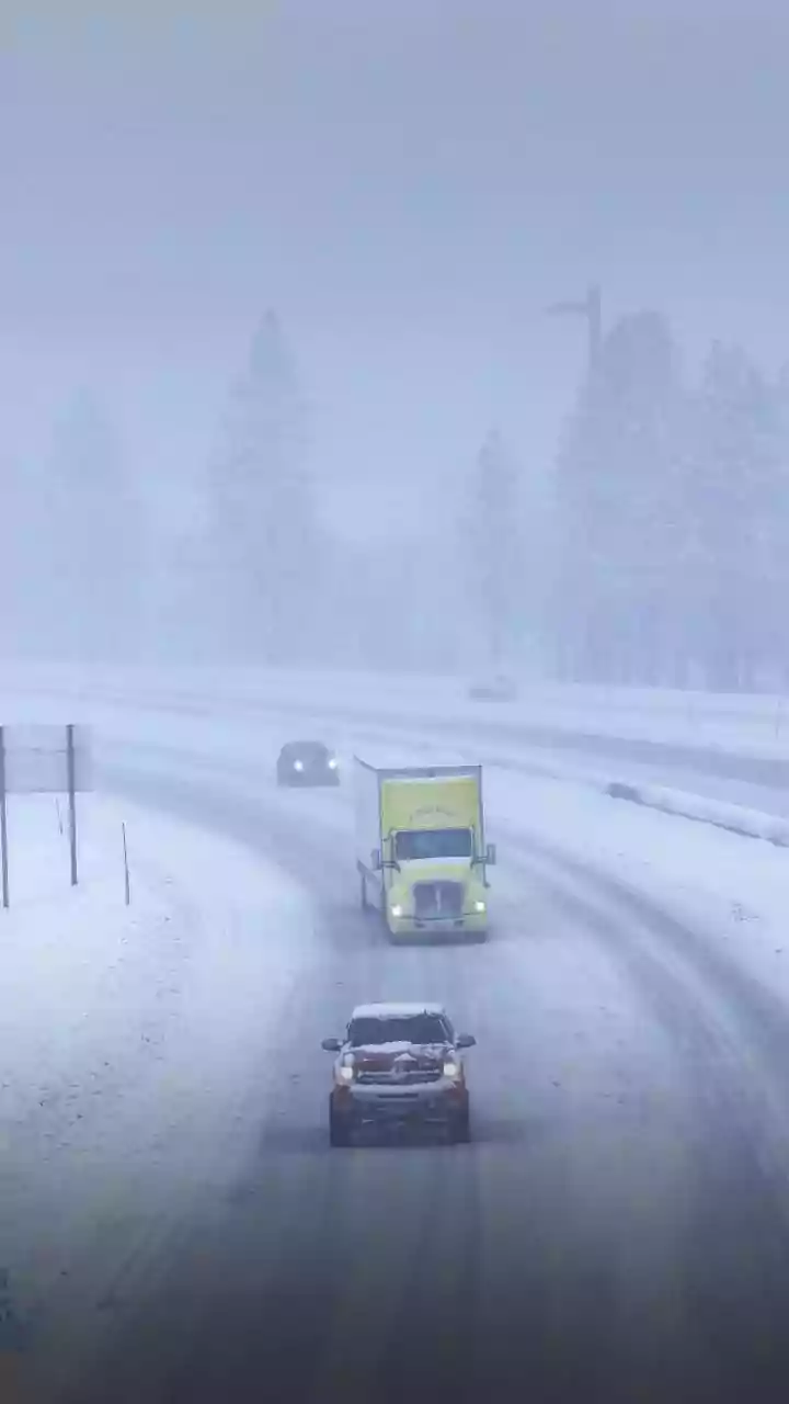 Detroit Car Pile-Up: Dozens of Vehicles Crash on I-75 as Snow Squall Hits City