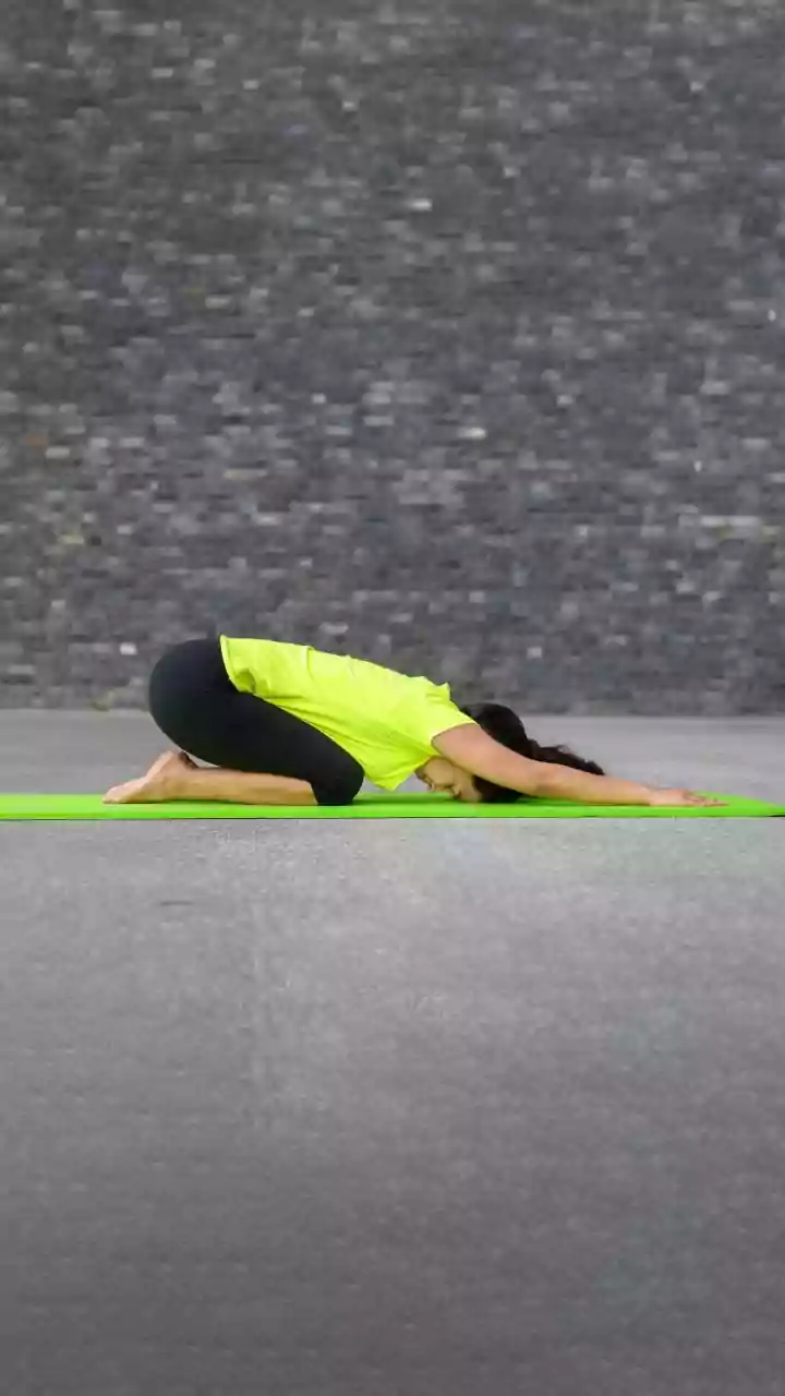 How To Master Daily Flexibility Exercises At Home With Simple Easy-To-Learn Beginner Yoga Movements