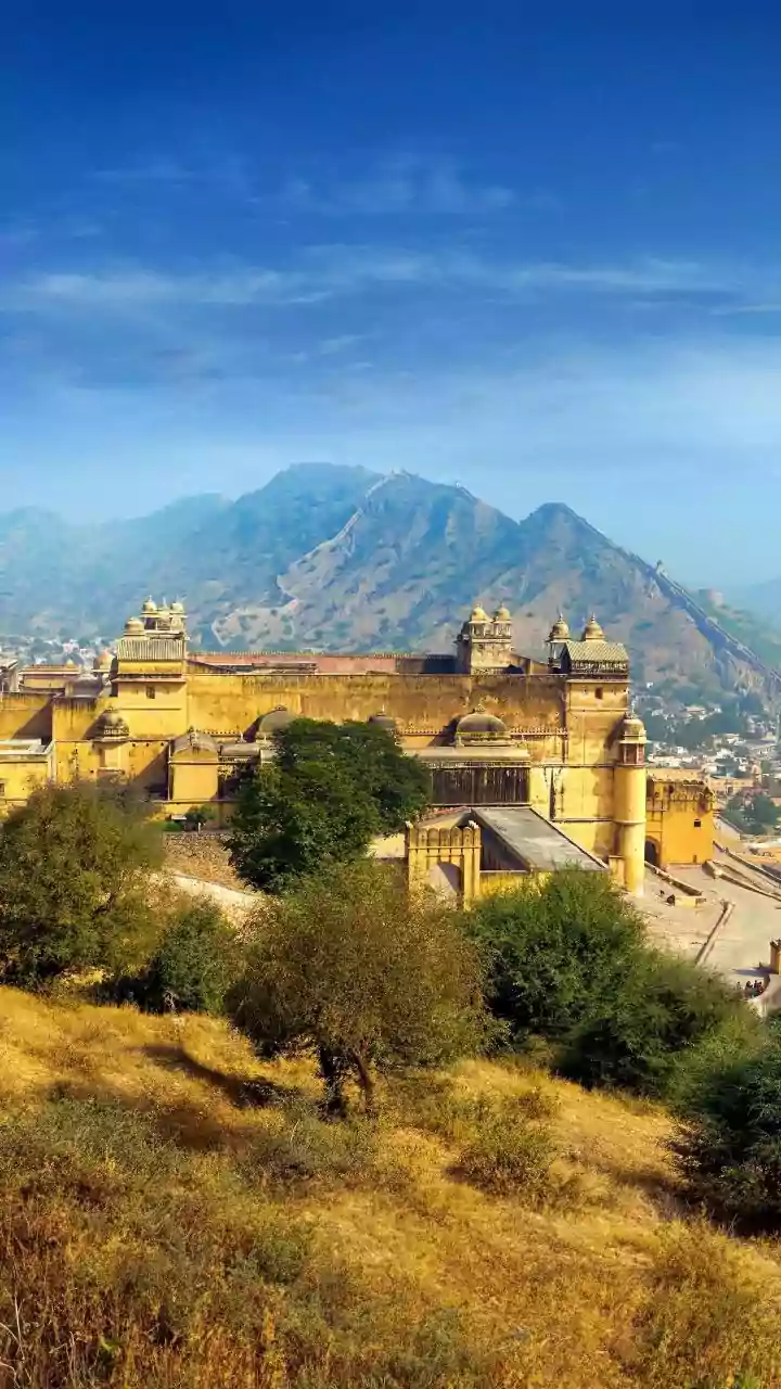 Plan Fort Visits Around Heat, Walking Distance and Opening Hours