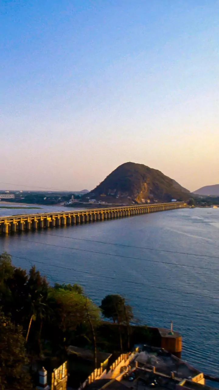 No need for controversy between Andhra, Telangana over river waters: CM Naidu